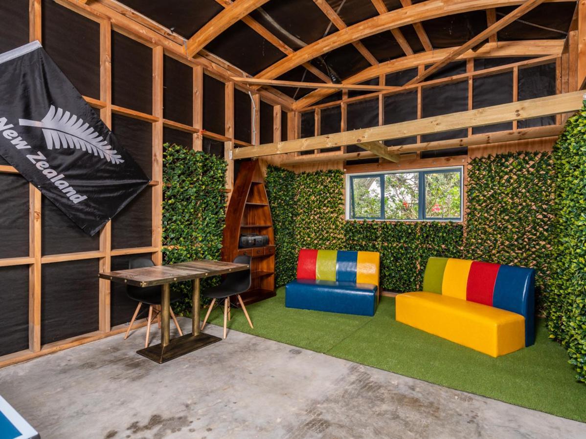 Oceans 8 - Mangawhai Heads Holiday Home Exterior foto